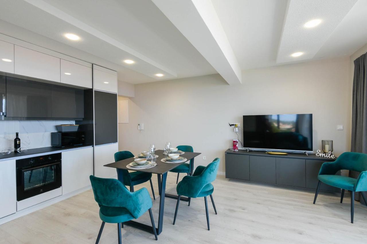 Sunny Day Luxury Holiday Apartments โอเรบิก ภายนอก รูปภาพ